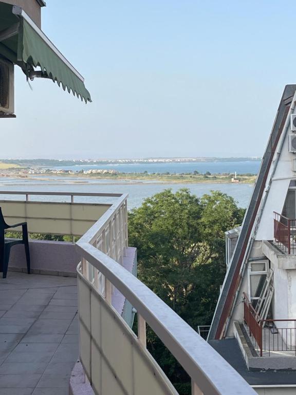 Apartment Happy Holiday 2 Burgas Exterior foto